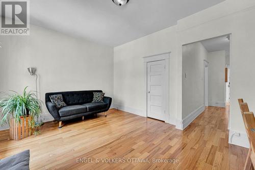 2 - 172 IVY CRESCENT , Ottawa, Ontario K1M 1X6 4