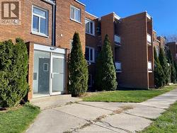 2476 RIVARD AVENUE Windsor, ON N8T 2H2