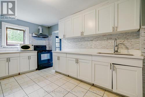 201 Christie Street, Toronto, ON - Indoor Photo Showing Kitchen