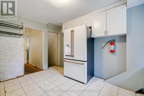 201 Christie Street, Toronto, ON - Indoor Photo Showing Kitchen