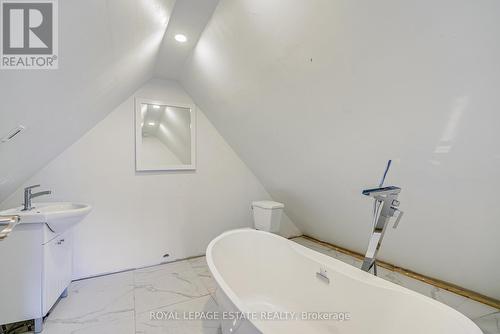 201 Christie Street, Toronto, ON - Indoor Photo Showing Bathroom