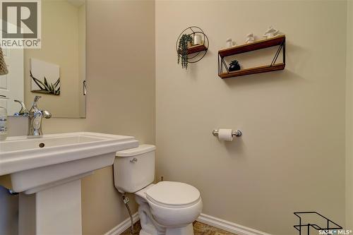 137 3229 Elgaard Drive, Regina, SK - Indoor Photo Showing Bathroom