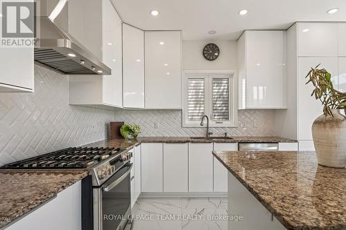 28 Borealis Crescent, Ottawa, ON - Indoor Photo Showing Kitchen With Upgraded Kitchen