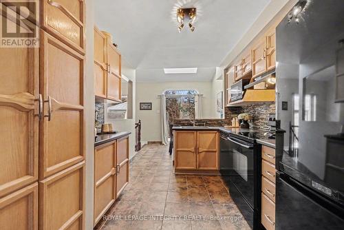 52 Blackdome Crescent, Ottawa, ON - Indoor Photo Showing Kitchen