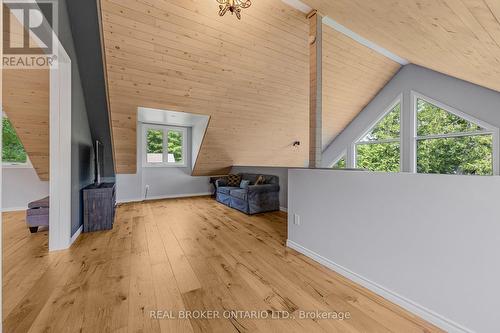1 Mckowen Road, Mckellar, ON - Indoor Photo Showing Other Room