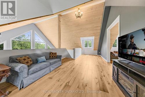 1 Mckowen Road, Mckellar, ON - Indoor Photo Showing Living Room