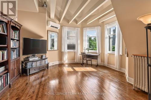 525 King Edward Avenue, Ottawa, ON - Indoor