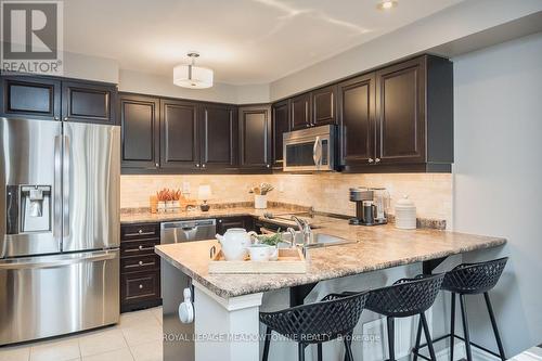 275 Eves Gate, Milton, ON - Indoor Photo Showing Kitchen With Stainless Steel Kitchen With Upgraded Kitchen