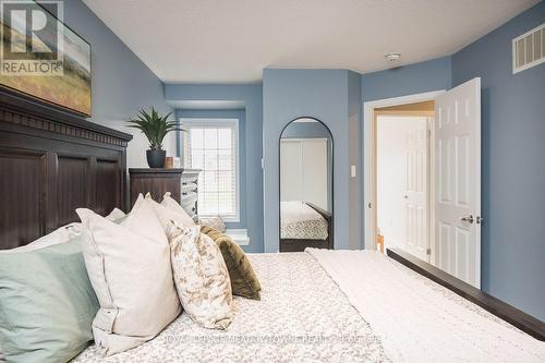 275 Eves Gate, Milton, ON - Indoor Photo Showing Bedroom