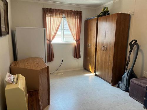 68 Bluebird Crescent, Brandon, MB - Indoor