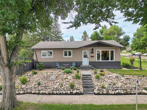 1106 Louise Avenue E, Brandon, MB - Outdoor