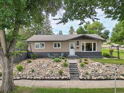 1106 Louise Avenue E  Brandon, MB R7A 1Y4