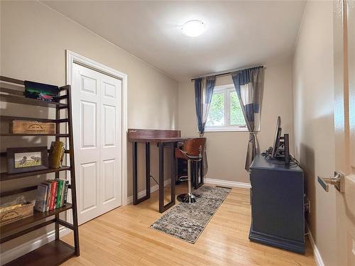 1106 Louise Avenue E, Brandon, MB - Indoor