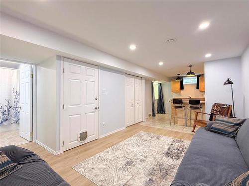 1106 Louise Avenue E, Brandon, MB - Indoor