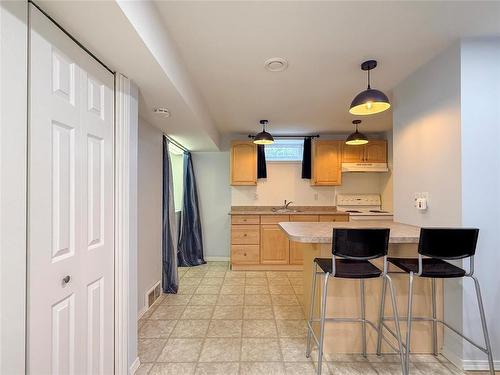 1106 Louise Avenue E, Brandon, MB - Indoor Photo Showing Kitchen