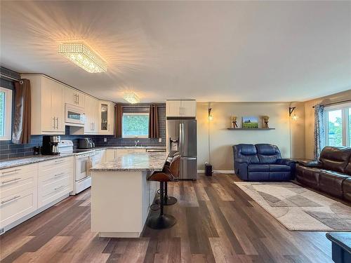 1106 Louise Avenue E, Brandon, MB - Indoor Photo Showing Other Room