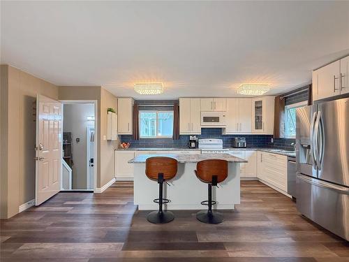 1106 Louise Avenue E, Brandon, MB - Indoor Photo Showing Kitchen