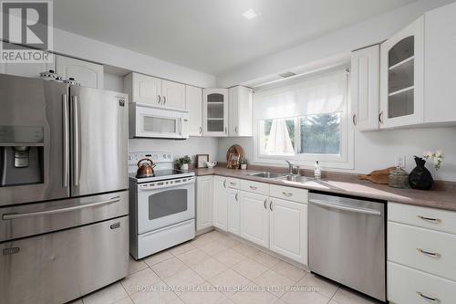 3192 Windwood Drive, Mississauga, ON - Indoor Photo Showing Kitchen With Double Sink