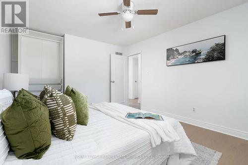 3192 Windwood Drive, Mississauga, ON - Indoor Photo Showing Bedroom