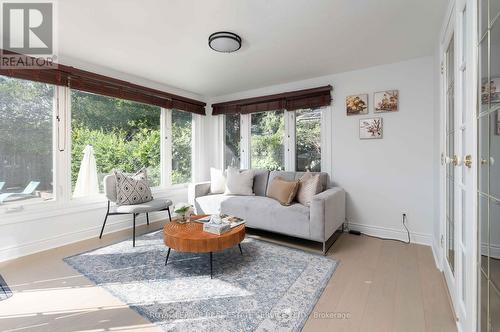 3192 Windwood Drive, Mississauga, ON - Indoor Photo Showing Living Room