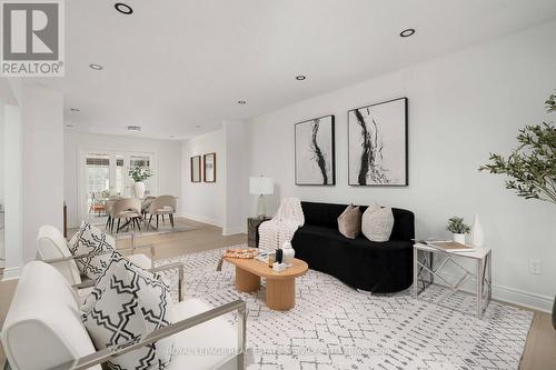 3192 Windwood Drive, Mississauga, ON - Indoor Photo Showing Living Room