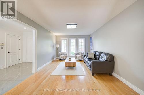 12 Bellside Drive, Markham, ON - Indoor Photo Showing Living Room