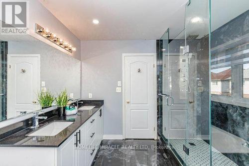 36 Tidemore Heights, Hamilton, ON - Indoor Photo Showing Bathroom