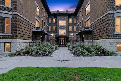 21B 778 McMillan Avenue  Winnipeg, MB R2M 0V3