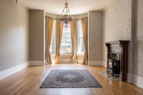 122 East Avenue S, Hamilton, ON - Indoor Photo Showing Other Room