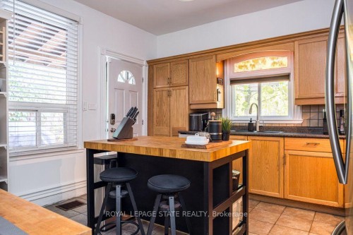 122 East Avenue S, Hamilton, ON - Indoor