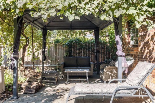 122 East Avenue S, Hamilton, ON - Outdoor