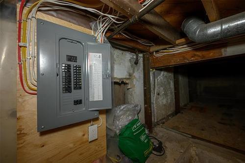 838 Atlantic Ave, Winnipeg, MB - Indoor Photo Showing Basement
