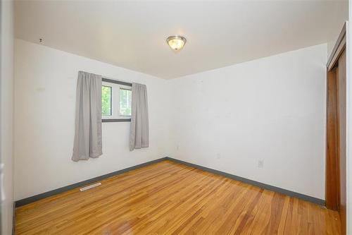 838 Atlantic Ave, Winnipeg, MB - Indoor Photo Showing Other Room