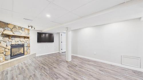 1305 10Th Avenue, Cranbrook, BC - Indoor With Fireplace