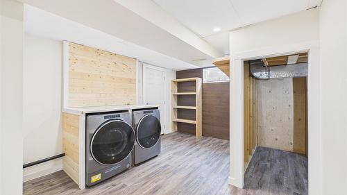 1305 10Th Avenue, Cranbrook, BC - Indoor Photo Showing Laundry Room