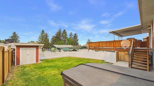 1305 10Th Avenue, Cranbrook, BC - Outdoor