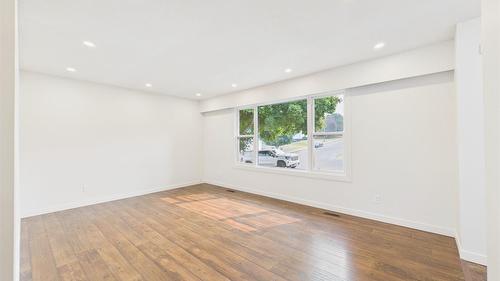 1305 10Th Avenue, Cranbrook, BC - Indoor Photo Showing Other Room