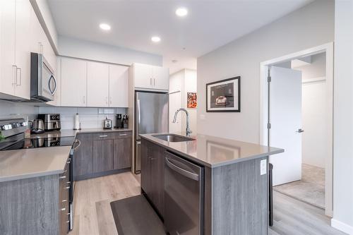 126-2301 Carrington Road, West Kelowna, BC - Indoor Photo Showing Kitchen With Upgraded Kitchen