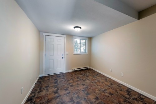 21-124 Mills Road, Kelowna, BC - Indoor Photo Showing Other Room