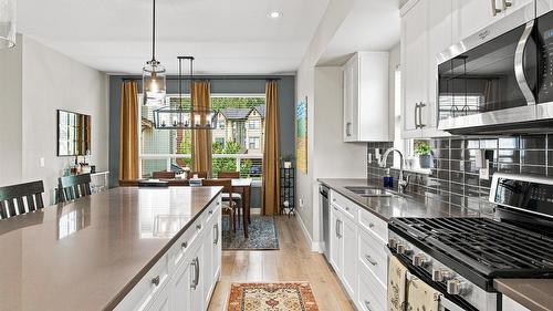 37-2490 Tuscany Drive, West Kelowna, BC - Indoor Photo Showing Kitchen With Double Sink With Upgraded Kitchen