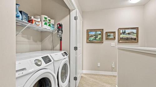37-2490 Tuscany Drive, West Kelowna, BC - Indoor Photo Showing Laundry Room