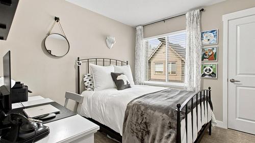 37-2490 Tuscany Drive, West Kelowna, BC - Indoor Photo Showing Bedroom