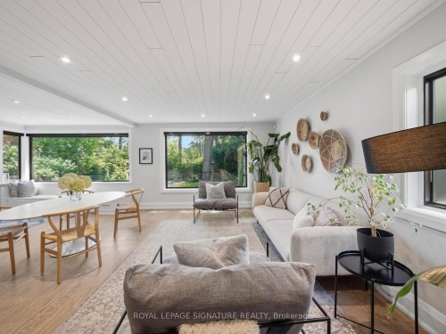 74 Fallingbrook Drive, Toronto, ON - Indoor Photo Showing Living Room