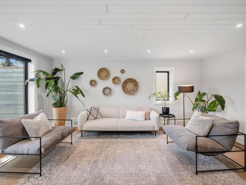 74 Fallingbrook Drive, Toronto, ON - Indoor Photo Showing Living Room
