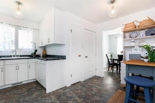 12 Oak Park Dr, Stonewall, MB - Indoor