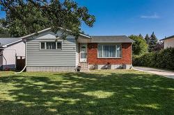12 Oak Park DR  Stonewall, MB R0C 2Z0
