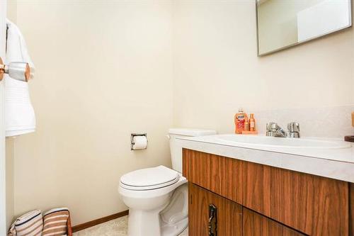 12 Oak Park Dr, Stonewall, MB - Indoor Photo Showing Bathroom