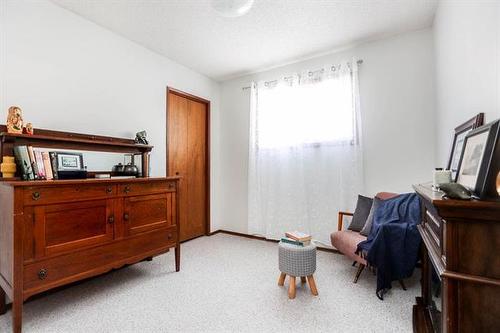 12 Oak Park Dr, Stonewall, MB - Indoor