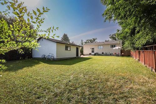 12 Oak Park Dr, Stonewall, MB - Outdoor