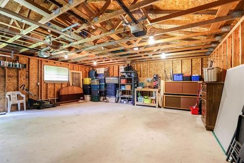 12 Oak Park Dr, Stonewall, MB - Indoor